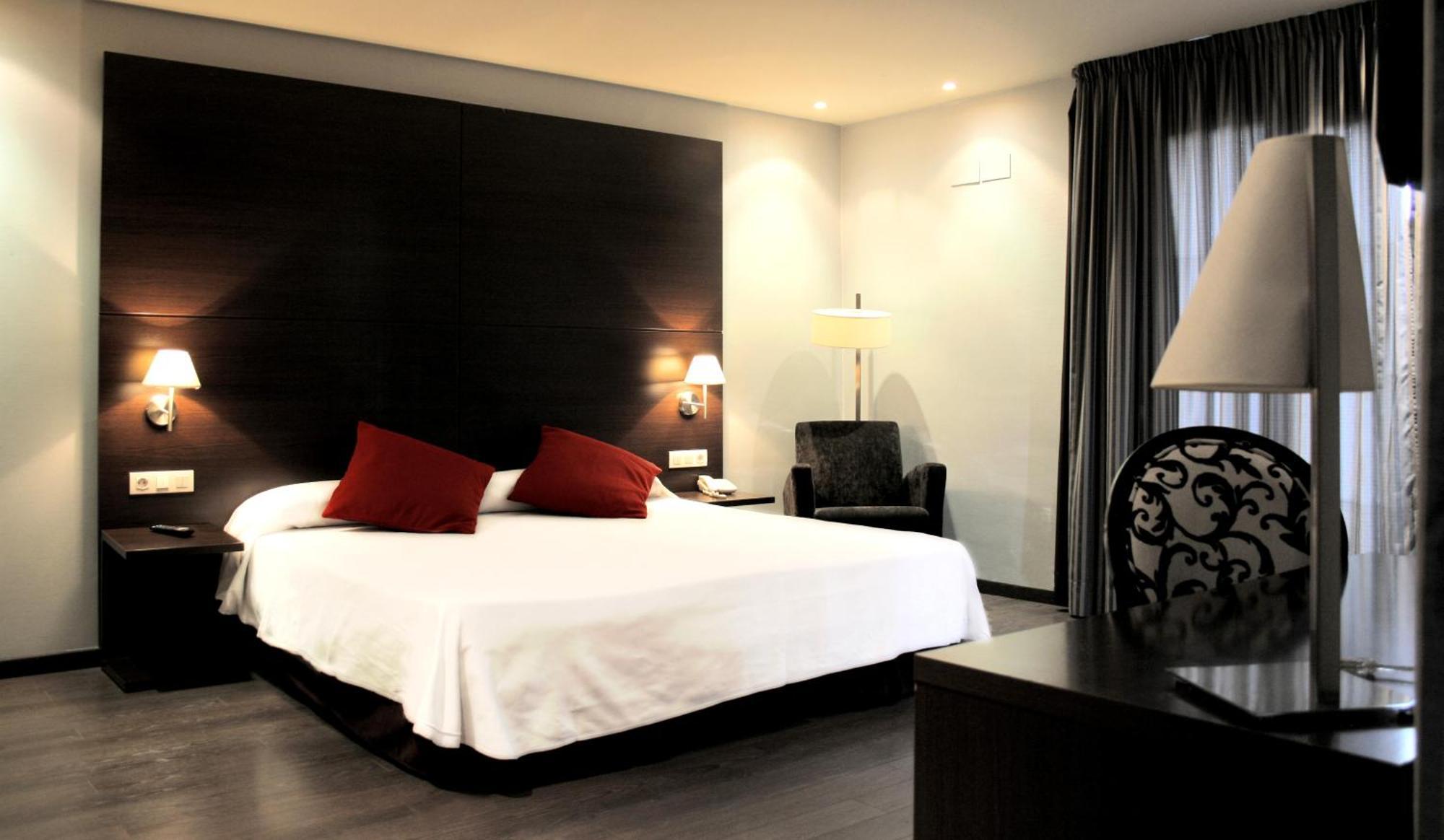 Hotel Canal Olimpic Кастельдефельс Экстерьер фото