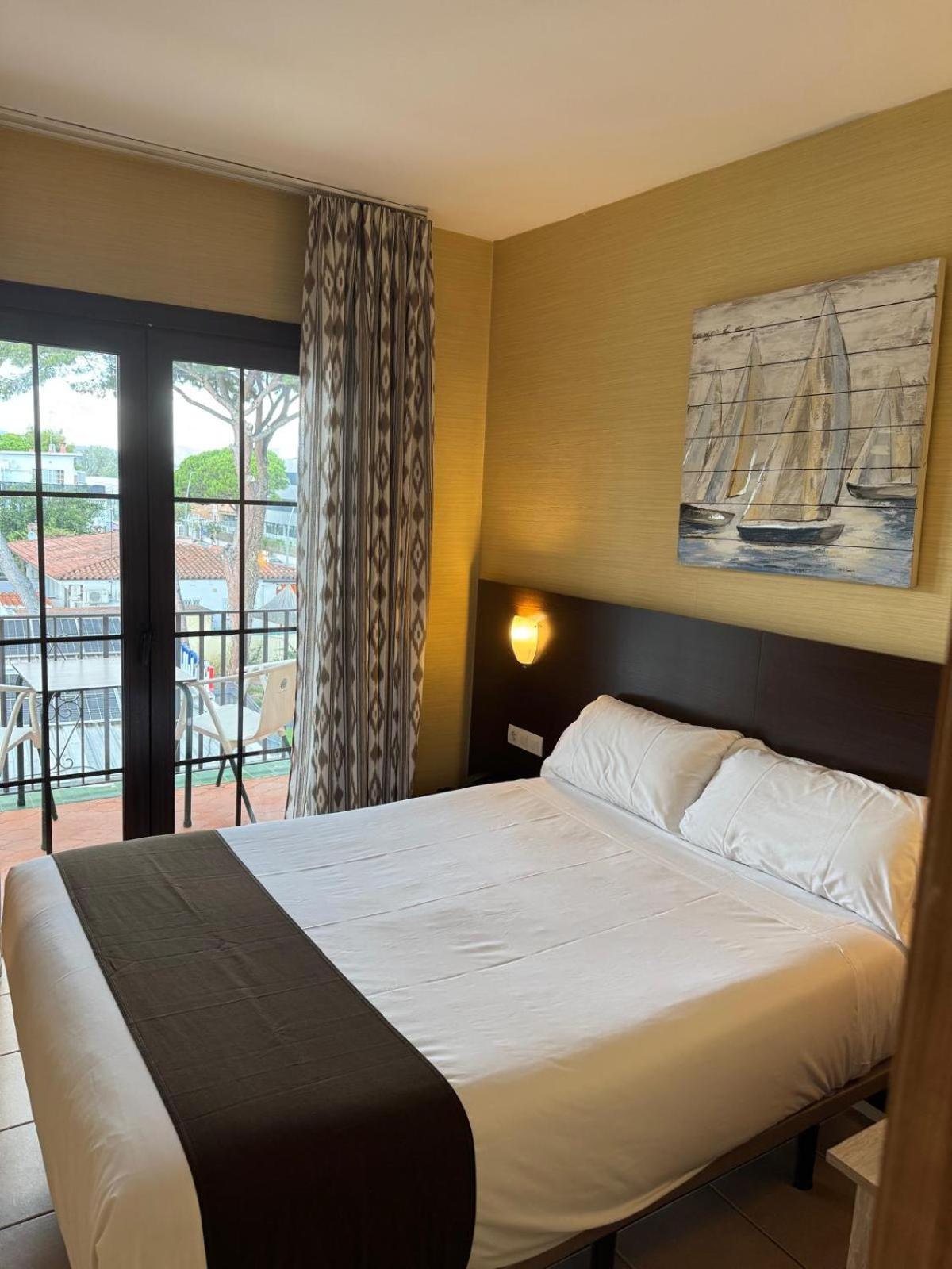 Hotel Canal Olimpic Кастельдефельс Экстерьер фото