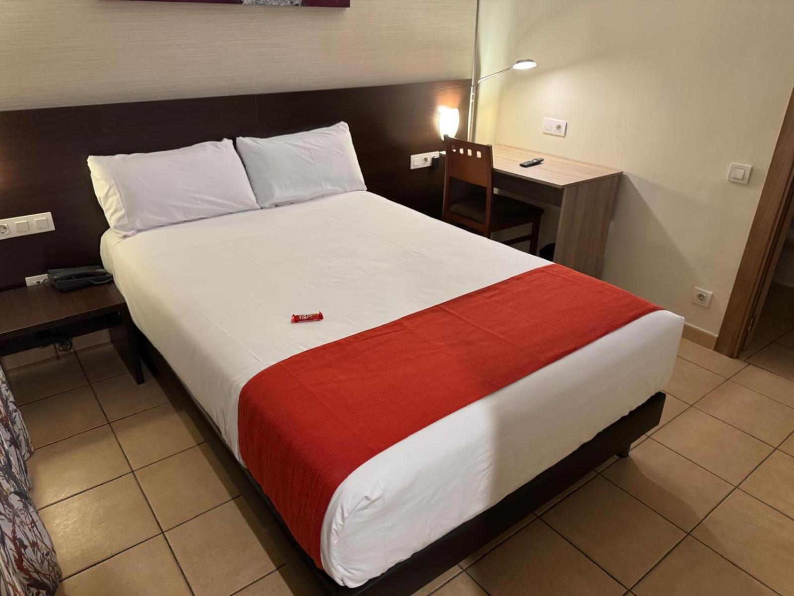 Hotel Canal Olimpic Кастельдефельс Экстерьер фото